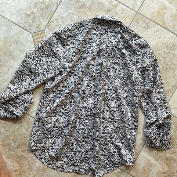 Joie medium print blouse medium - Picture 5 of 6